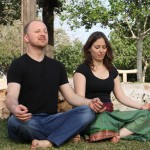 מתרגלים מדיטציה